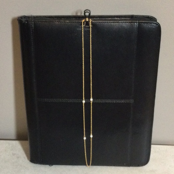 Avon gold chain with Pearl necklace - Picture 2 of 7